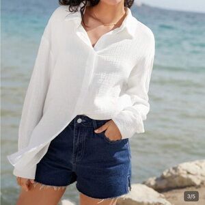 White Women's Button-Up Shirt